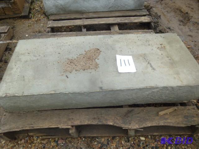 lot 111 image: 1 - 4 Londonstone Step In Gray...