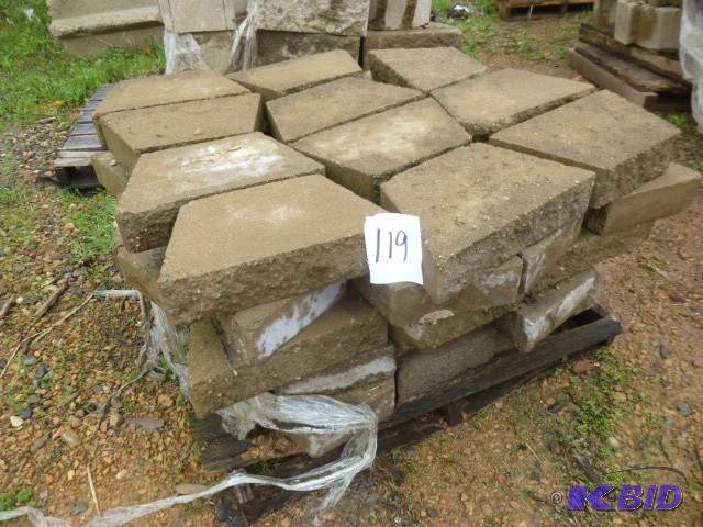 lot 119 image: 1 Pallet of Retaining Wall Caps...