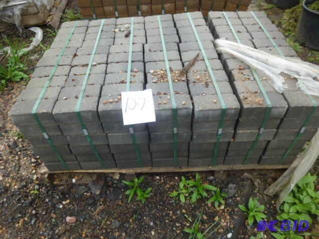 lot 127 image: 1 Pallet of Londonstone Pavers Gran...