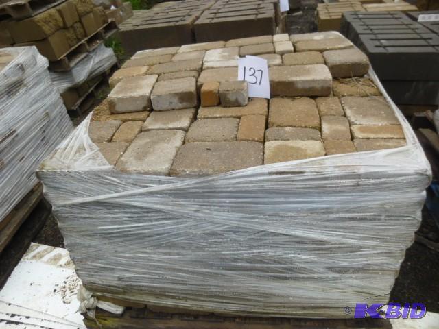lot 137 image: 1 Pallet of Interlock Pavers...