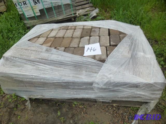 lot 146 image: 1 Pallet of Londonstone Pavers Larg...