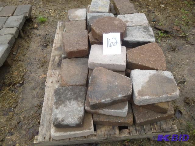 lot 162 image: 1 Pallet of Londonstone&nbspPavers...