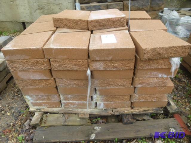 lot 72 image: 1 Pallet of Retaining Wall Caps...