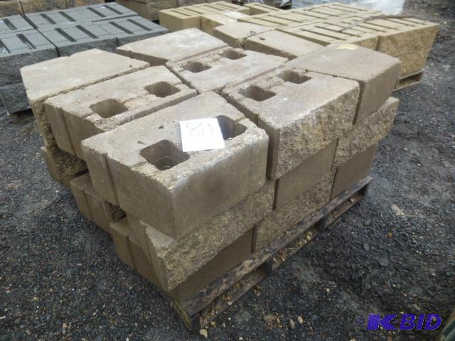 lot 89 image: 1 Pallet of Londonstone 7" Wal...