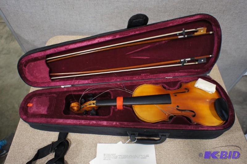 Heimer Violin  Strings need to be ...