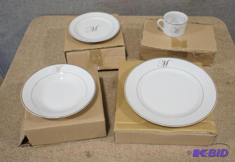 Monogram Dinner ware Set (M). 3 din...