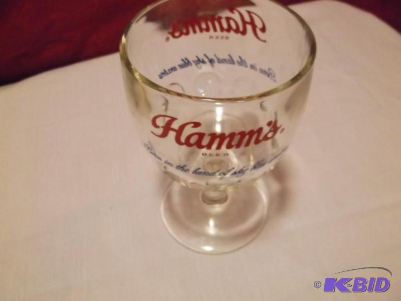 lot 19 image: Vintage Hamms beer glass in excell...