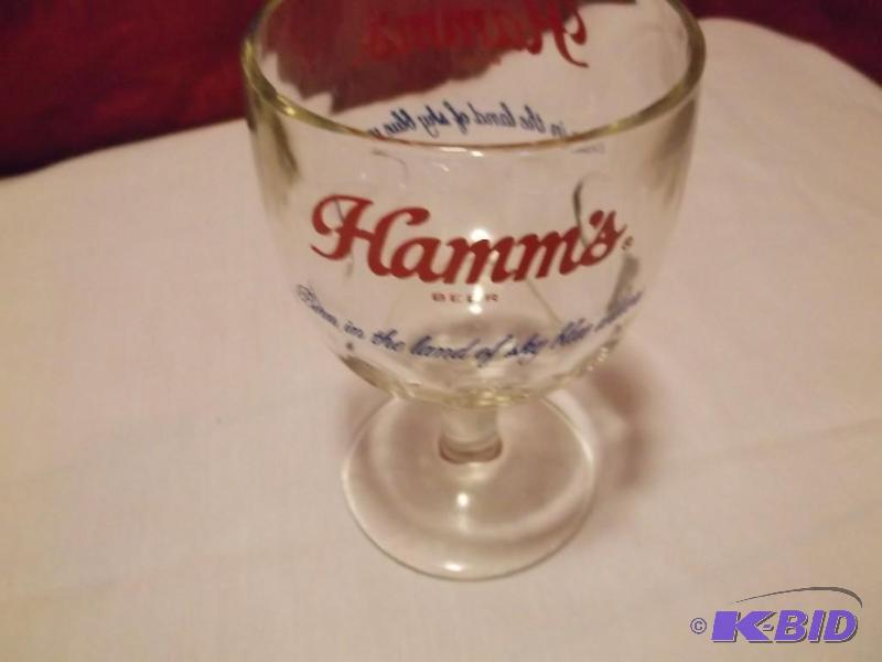 lot 21 image: Vintage Hamms beer glass in excell...
