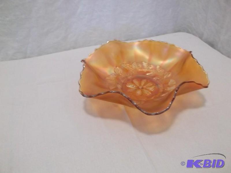lot 59 image: Beautiful Marigold Carnival glass d...