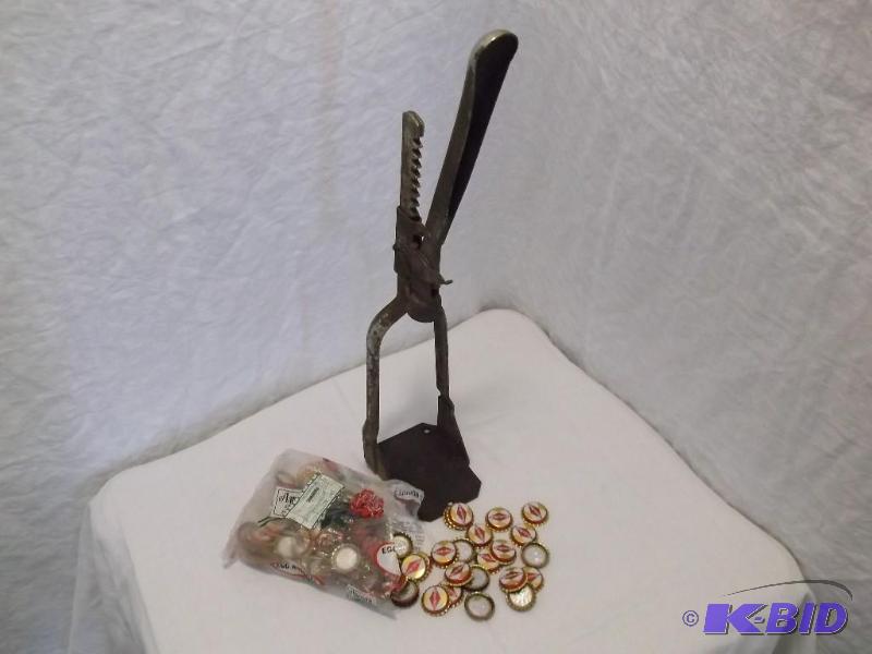 lot 61 image: Vintage Bottle Capper comes with Gr...