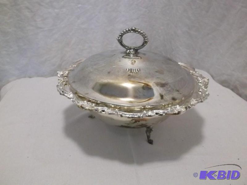 lot 77 image: Large serving dish measuring 11 12...