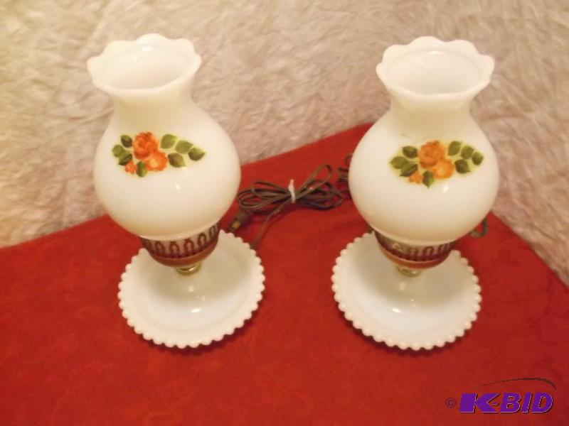 lot 87 image: 2 Beautiful dresser lamps in great ...