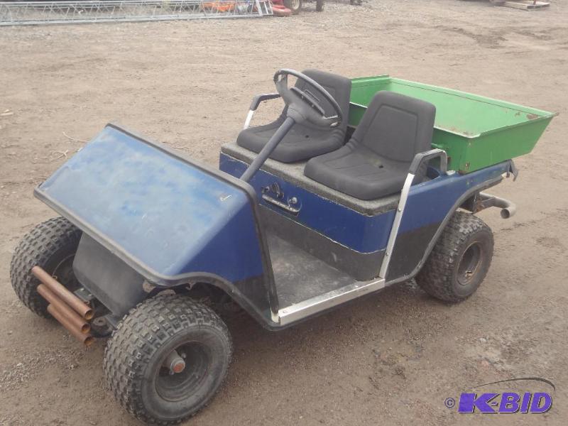 lot 1 image: E-Z-GO Gas Powered Golf Cart, Seria...