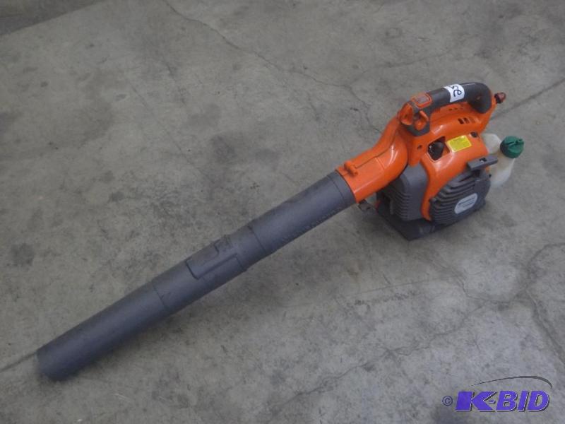 lot 25 image: Husqvarna Hand Held Blower, Runs &a...