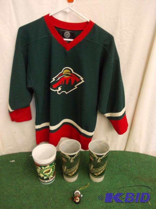 lot 100 image: Youth size 14-16 Wild Jersey, 3-Tum...
