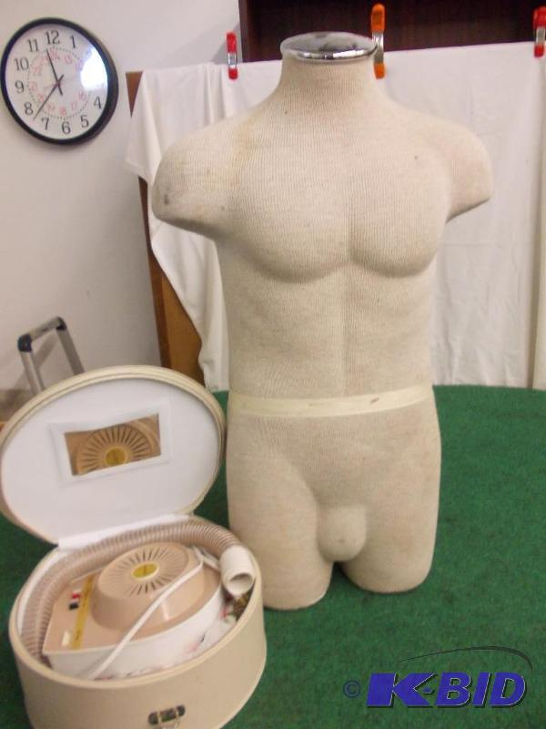 lot 28 image: 32 in Male Mannequin, Vintage Prest...