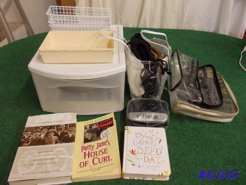 lot 37 image: Plastic Organizer With One Drawer, ...