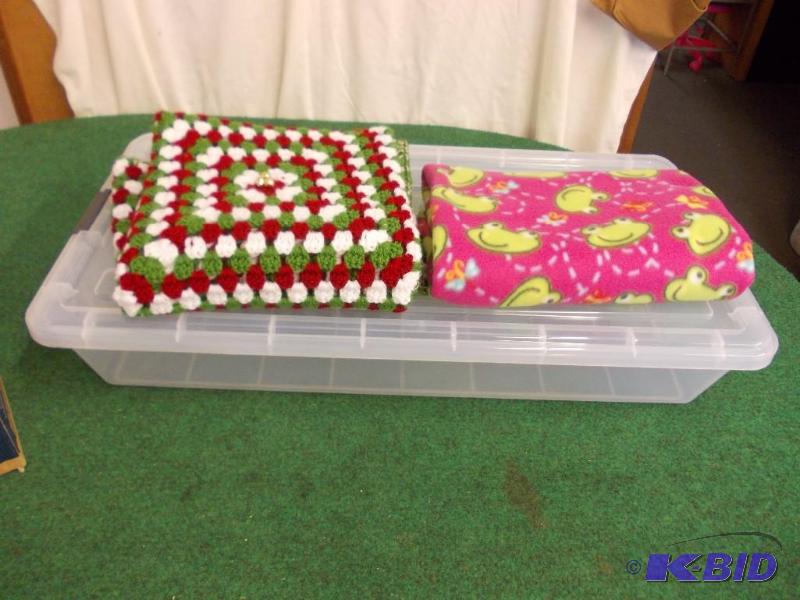 lot 41 image: Under the Bed Tote, Crocheted &...
