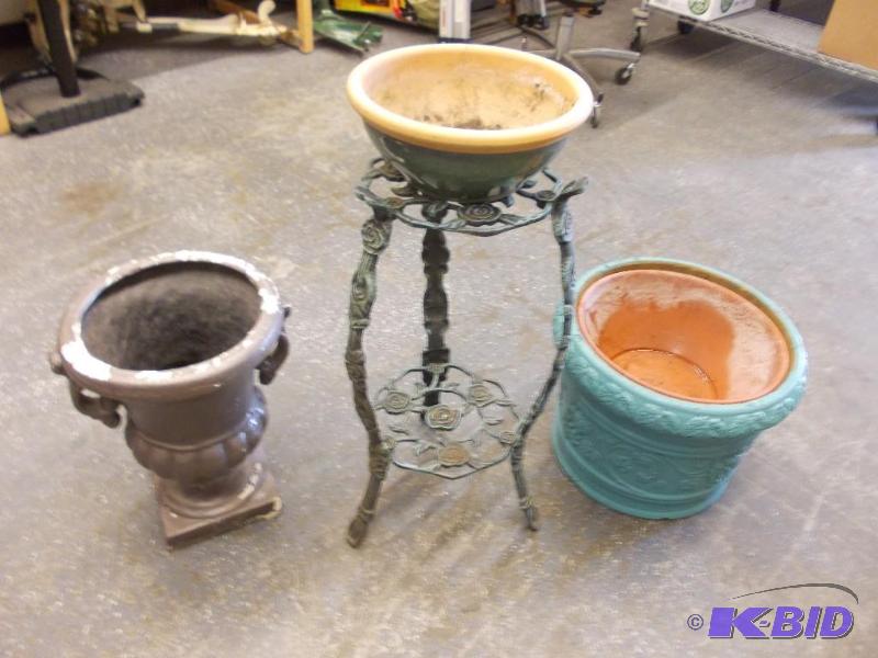 lot 45 image: Cast Iron 2-Tier 26 In Plant Stand ...