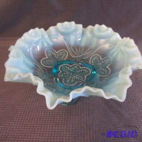 lot 11 image: Blue Opalescent