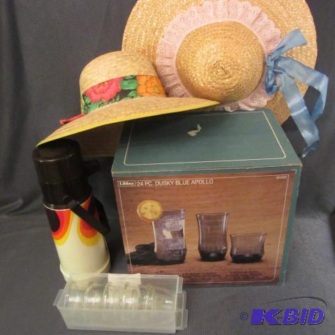 lot 113 image: Glasses