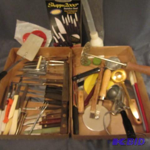 lot 118 image: Kitchen Utensils