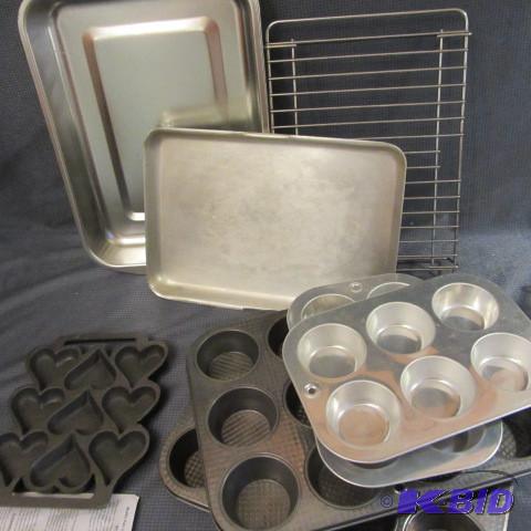 lot 141 image: Baking Pans and Molds