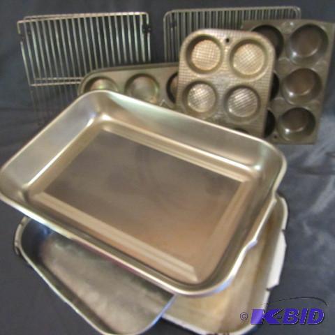 lot 142 image: Baking Pans, Muffin Tins