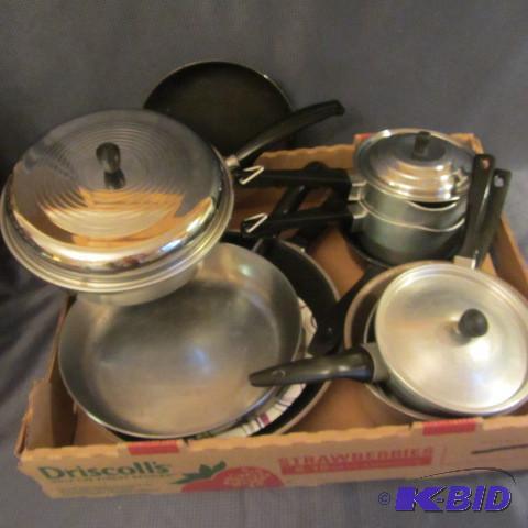 lot 146 image: Cookware