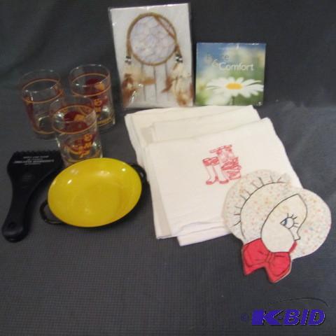 lot 173 image: MN Gophers Glasses
