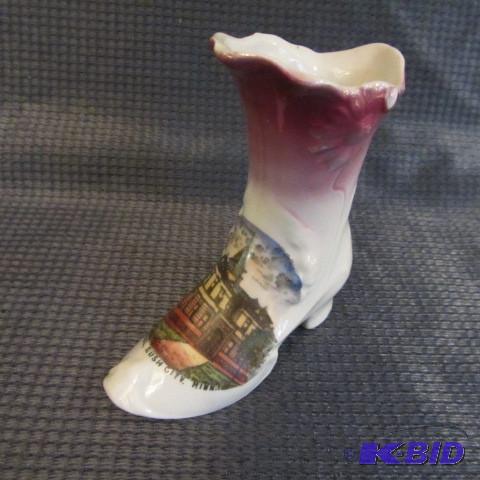 lot 187 image: Rush City Souvenir Shoe