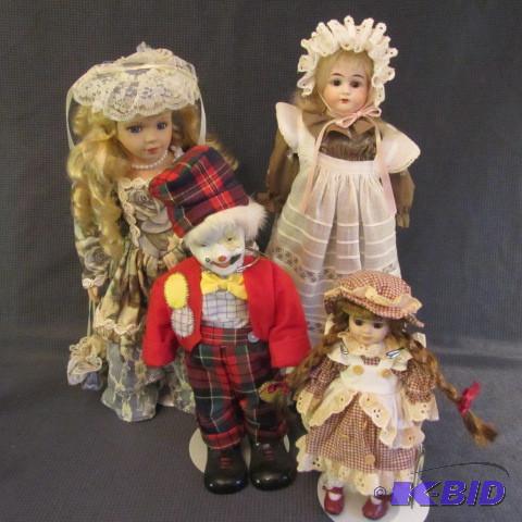 lot 195 image: Dolls, Clown