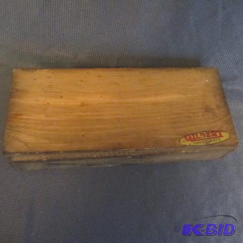 lot 220 image: Vintage Toys