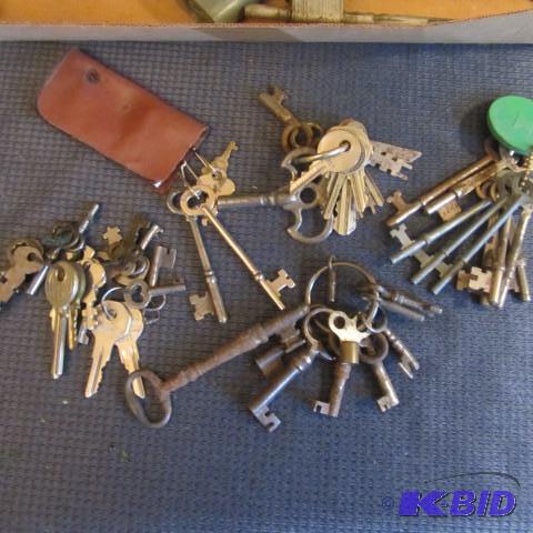 lot 224 image: Keys