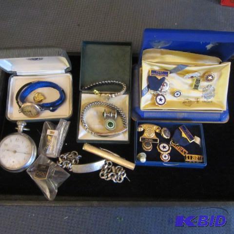 lot 228 image: Jewelry