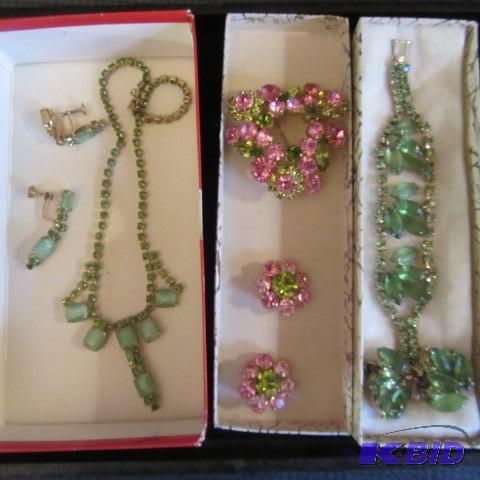 lot 229 image: Costume Jewelry