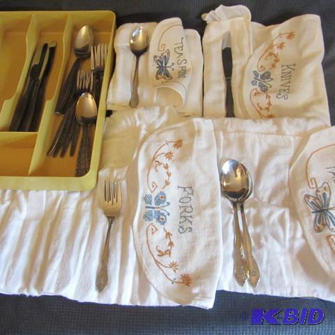 lot 23 image: Flatware