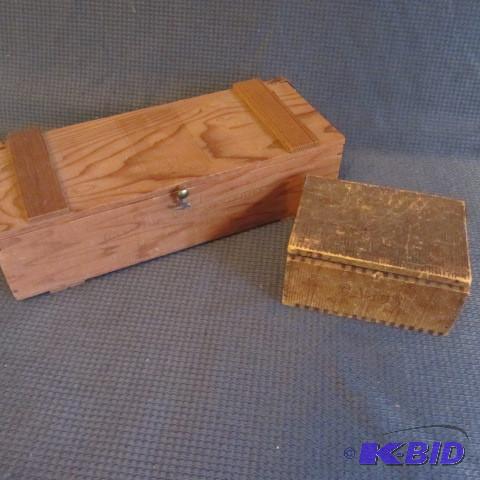 lot 242 image: Pyro Box, Chocolate Box