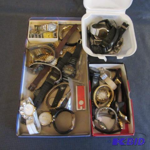 lot 243 image: Costume Jewelry