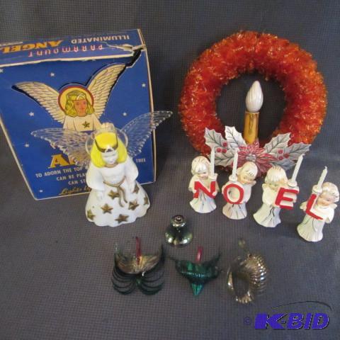 lot 251 image: Vintage Christmas