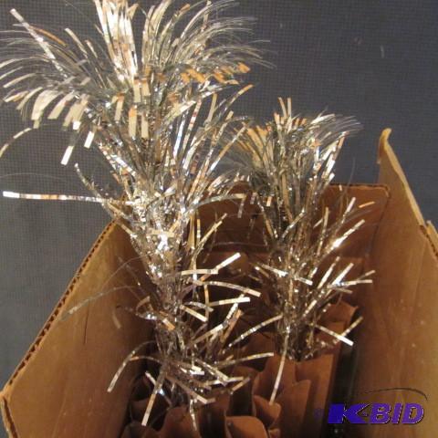 lot 259 image: Vintage Christmas