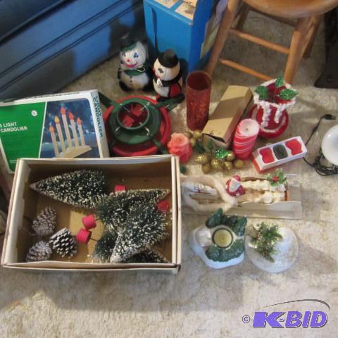 lot 265 image: Christmas Decorations