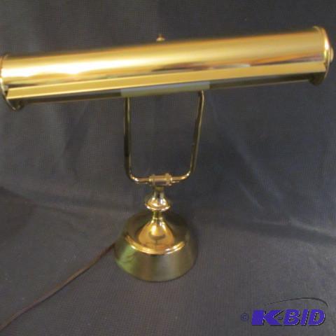 lot 273 image: Desk Lamp