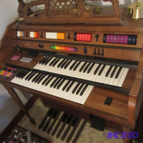 lot 276 image: Kimball Organ