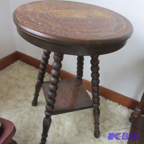 lot 279 image: Round Occasional Table