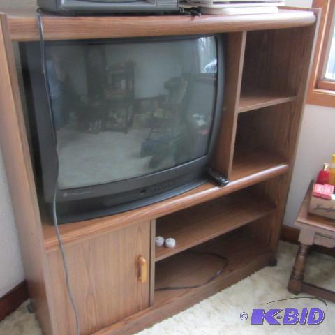 lot 304 image: Media Center, TV, VCR