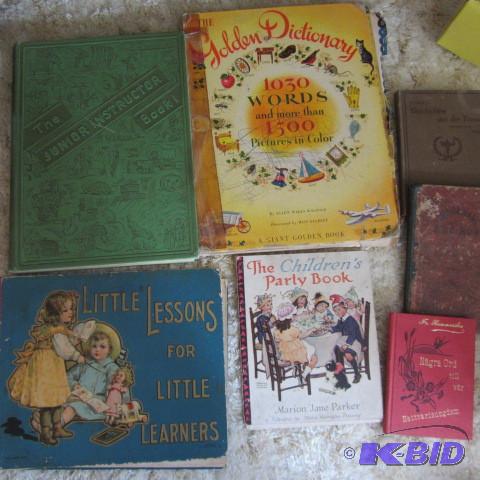 lot 318 image: Vintage Books