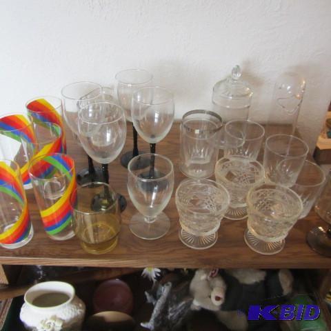 lot 319 image: Vintage Glass