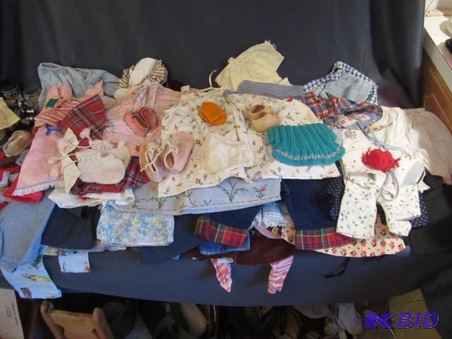 lot 326 image: Doll Clothes