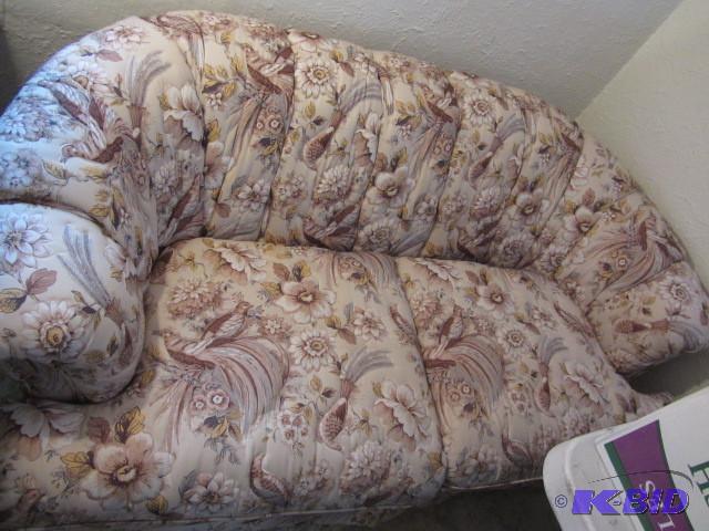 lot 327 image: Loveseat